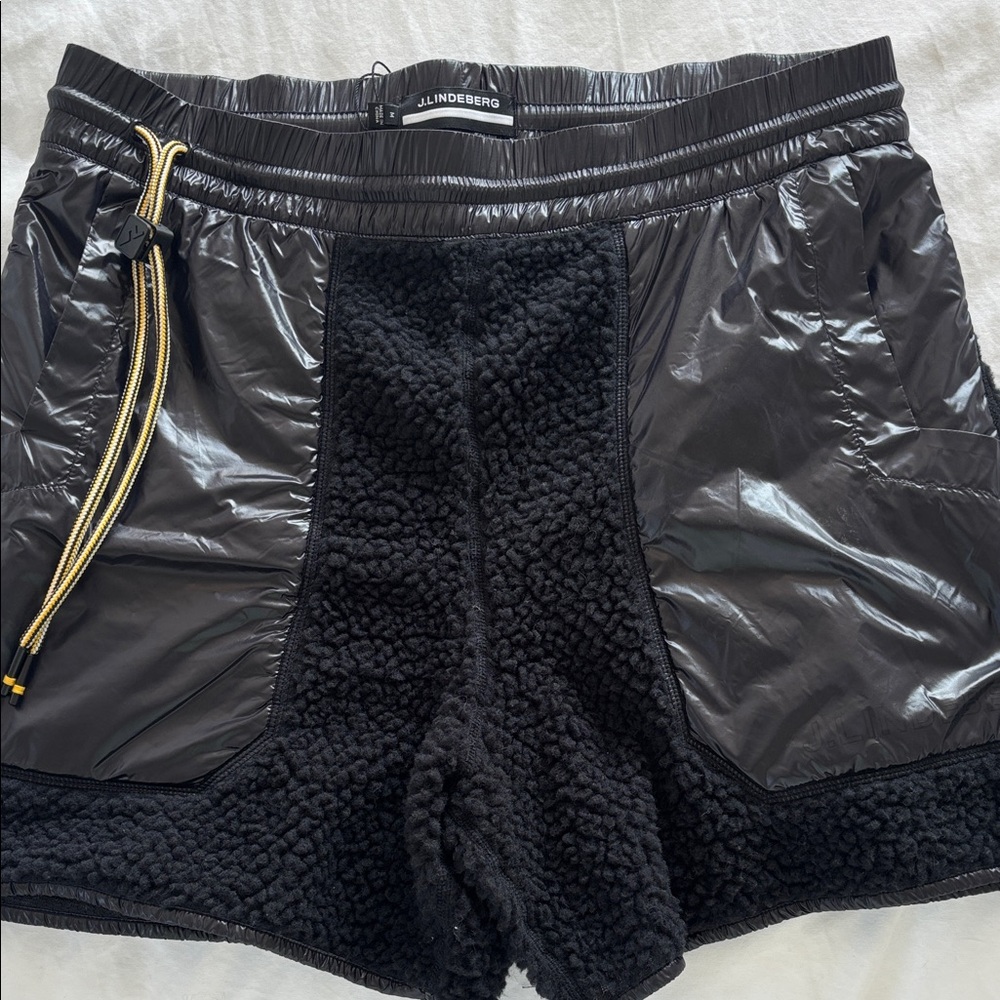 J.Lindeberg Black Fleece Vega Pile Shorts Size Medium